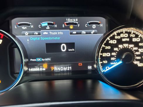 Used 2016 Ford F150 Platinum w/ Technology Package image 29