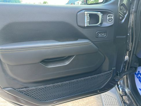 New 2025 Jeep Gladiator Sport image 10