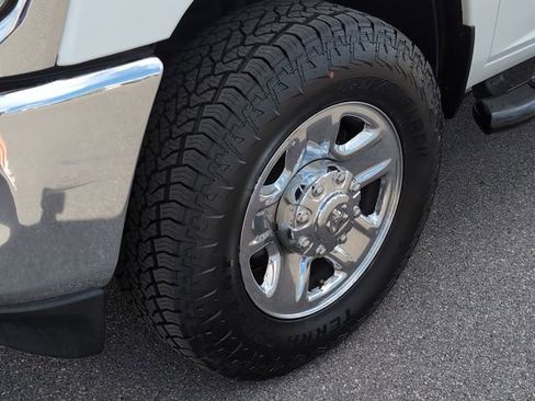 Used 2022 RAM 2500 Tradesman w/ Chrome Appearance Group AWD/4WD image 11