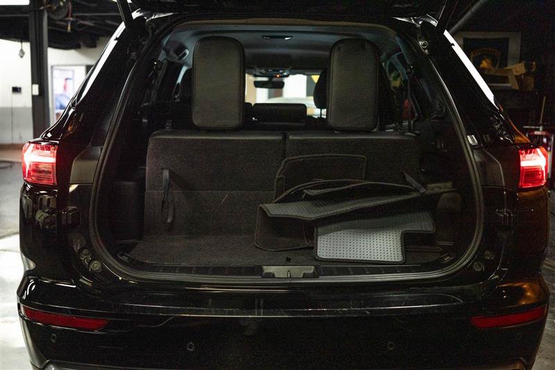 Used 2025 Mitsubishi Outlander AWD image 7