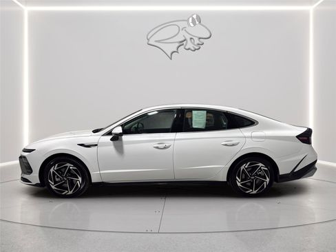 Certified 2026 Hyundai Sonata SEL FWD image 2