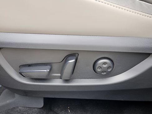 Certified 2025 INFINITI QX50 Luxe image 11