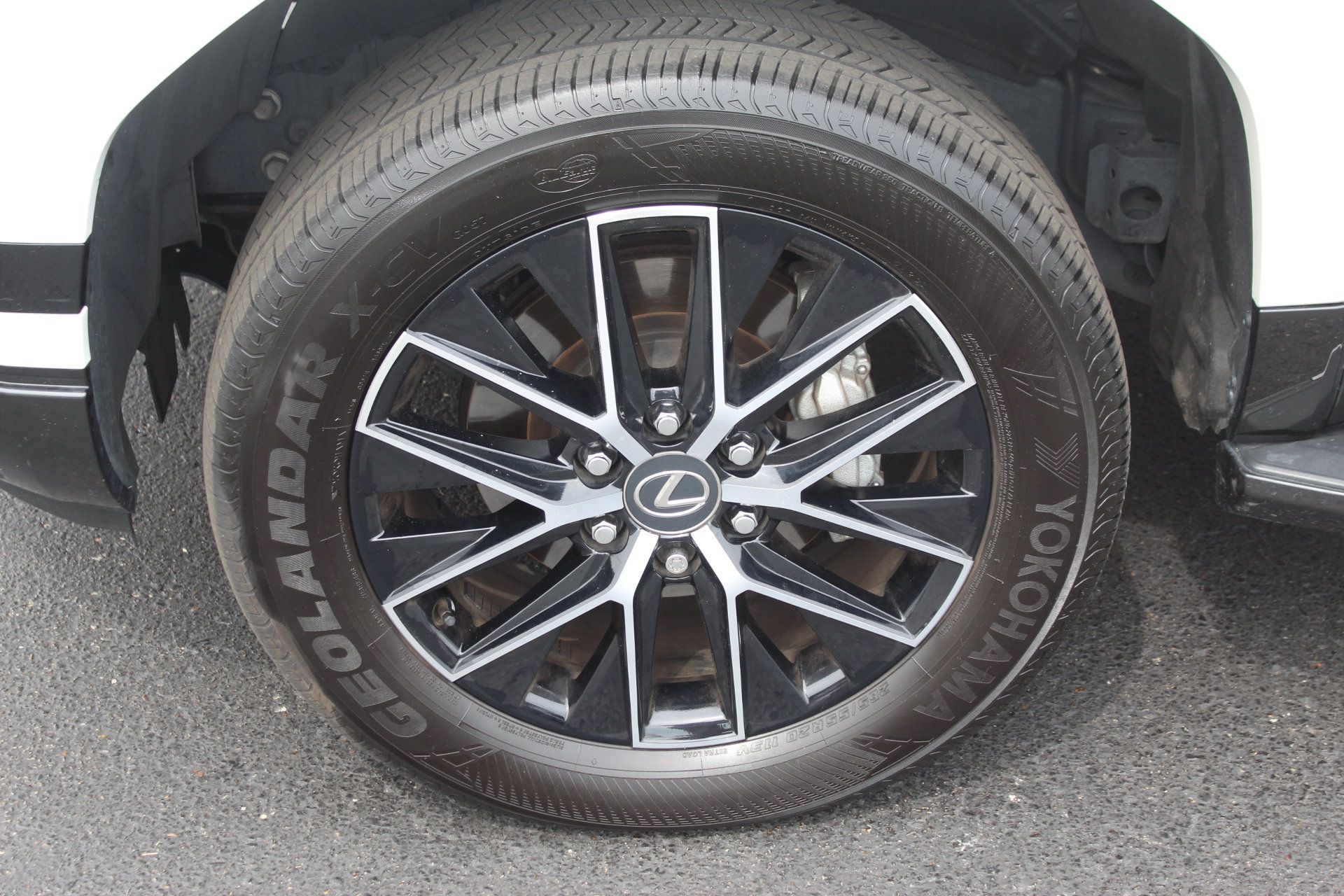 Used 2024 Lexus GX 550 w/ Accessory Package (Z1) AWD/4WD image 10