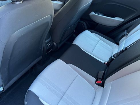 Certified 2025 Hyundai Venue SEL image 16