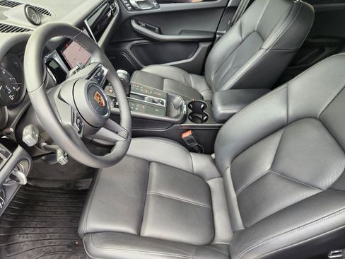 Used 2022 Porsche Macan AWD/4WD image 13