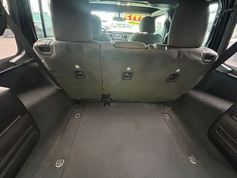 Used 2022 Jeep Wrangler Unlimited Sport AWD/4WD image 32