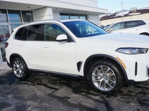 New 2026 BMW X5 xDrive40i w/ Climate Comfort Package image 3