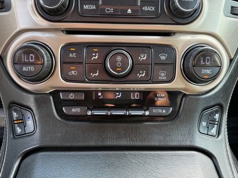 Used 2017 GMC Yukon Denali w/ Open Road Package AWD/4WD image 37
