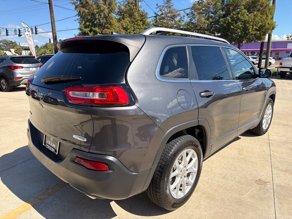 Used 2015 Jeep Cherokee Latitude w/ Cold Weather Group AWD/4WD image 9