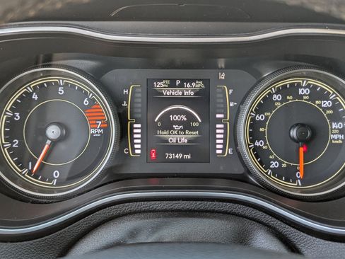 Used 2021 Jeep Cherokee Latitude Plus image 35