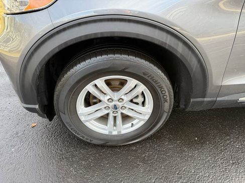 Used 2022 Ford Explorer XLT w/ Equipment Group 202A image 25