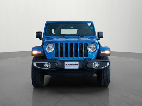 Used 2021 Jeep Gladiator Sport image 2