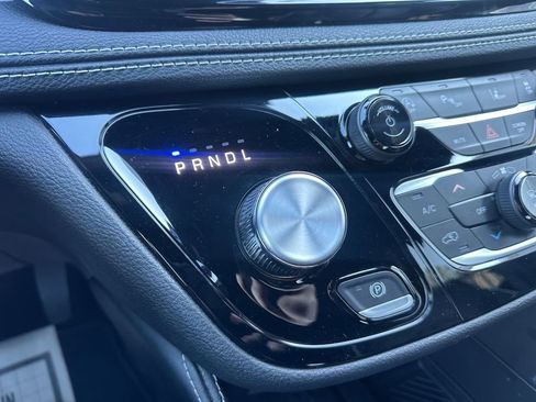 Certified 2025 Chrysler Pacifica Limited image 32