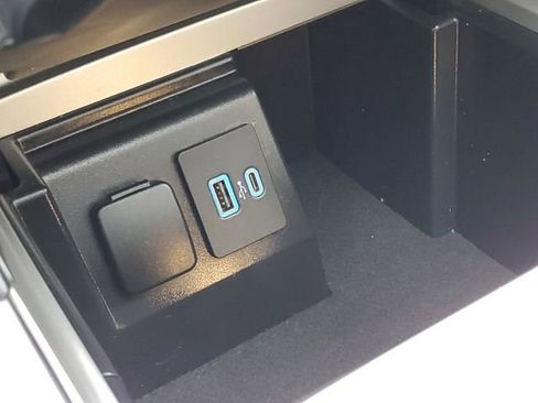 Certified 2024 Ford Explorer XLT w/ Equipment Group 202A image 24