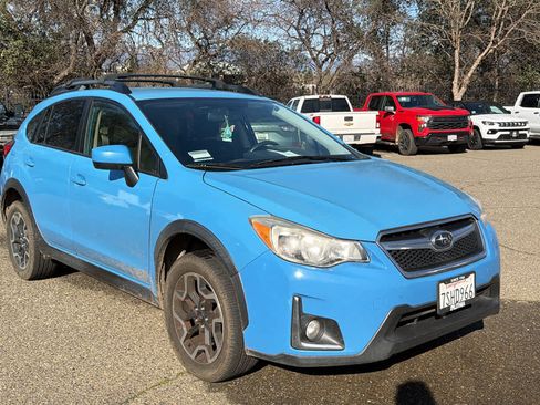 Used 2016 Subaru Crosstrek 2.0i Premium image 3