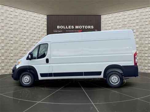 Used 2024 RAM ProMaster 2500 w/ Safety Group image 10