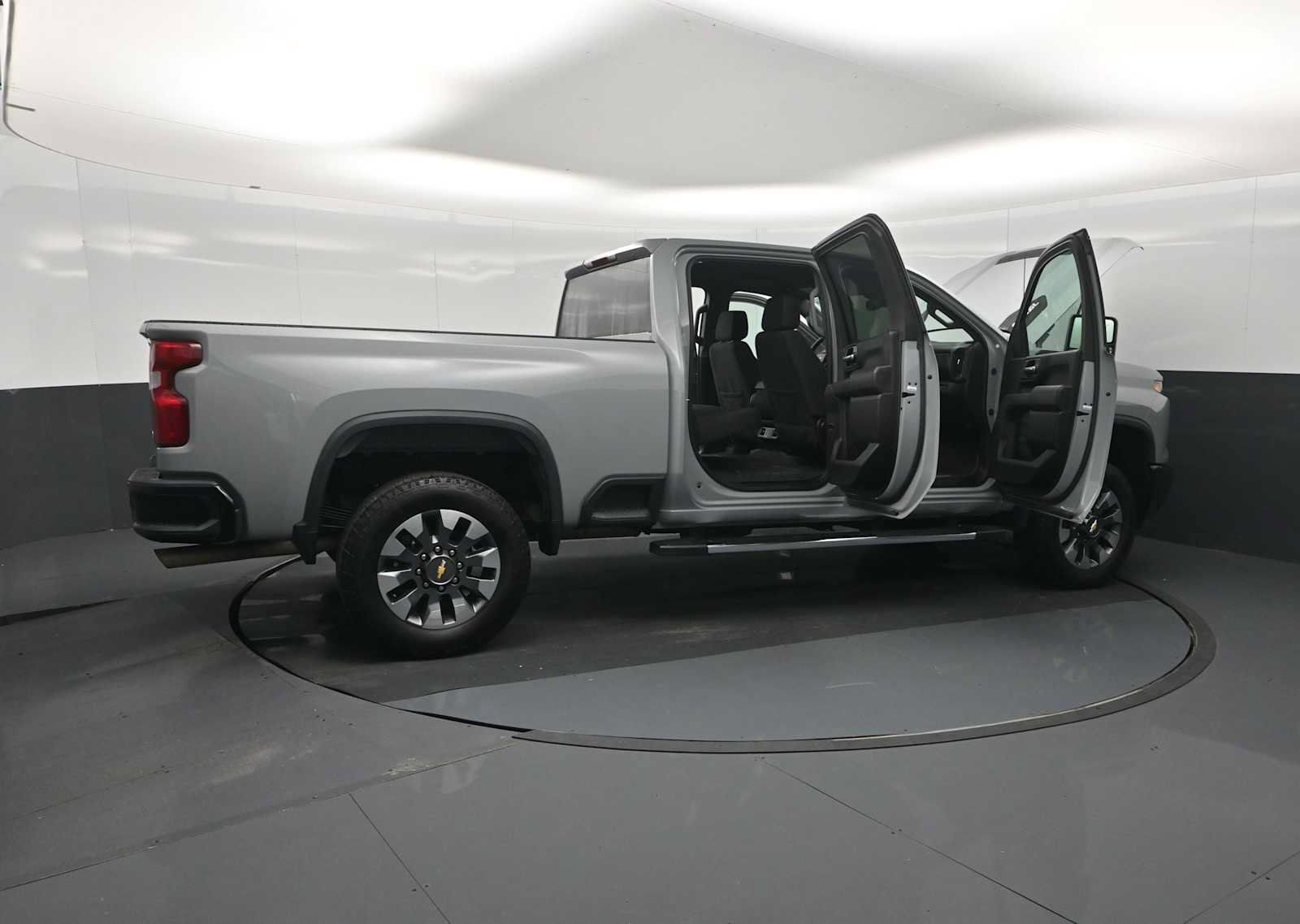 Used 2024 Chevrolet Silverado 2500 Custom w/ Custom Value Package AWD/4WD image 40