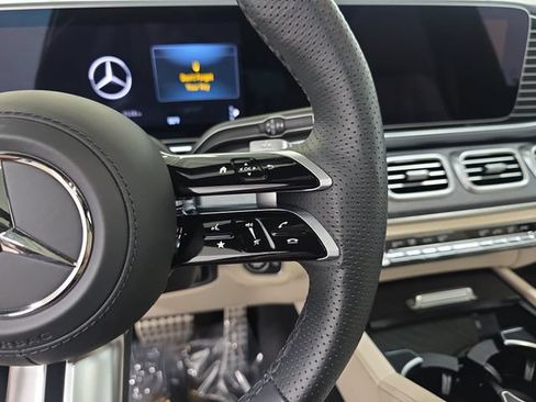 Used 2025 Mercedes-Benz GLS 450 4MATIC image 18