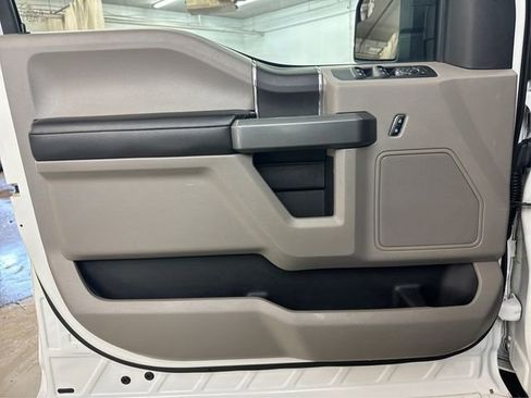 Used 2018 Ford F150 XLT w/ Trailer Tow Package image 24