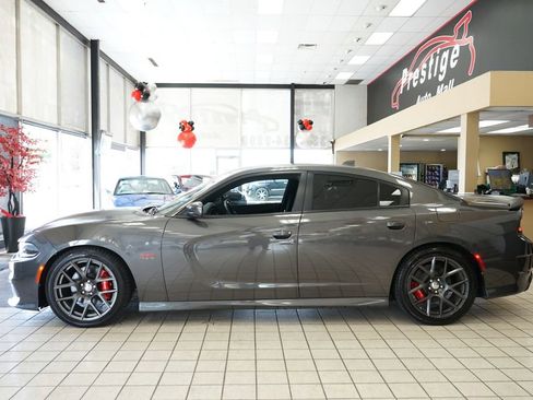 Used 2017 Dodge Charger R/T Scat Pack RWD image 4