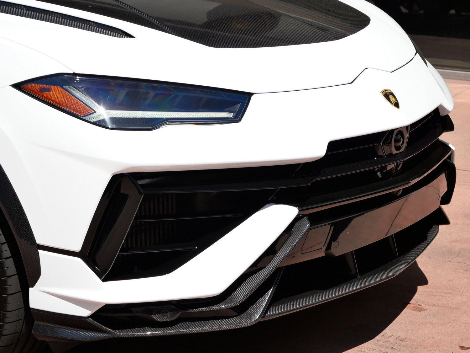 Used 2024 Lamborghini Urus Performante AWD/4WD image 30
