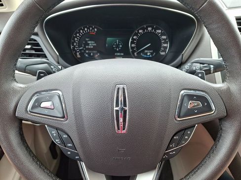 Used 2018 Lincoln MKC Premiere FWD image 18
