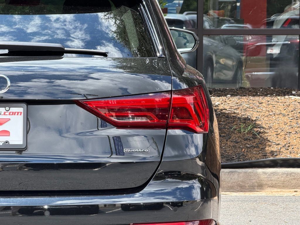 Used 2021 Audi Q3 2.0T Premium w/ Convenience Package AWD/4WD image 16