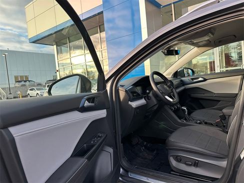 Used 2024 Volkswagen Taos SE image 20