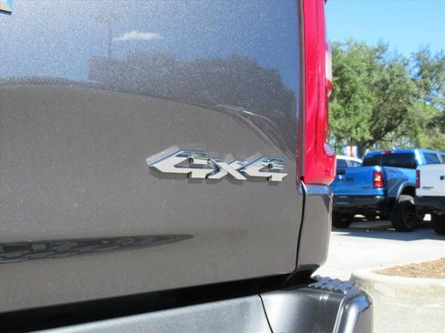 New 2026 RAM 1500 4x4 Crew Cab image 9