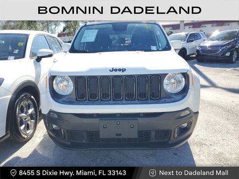Used 2017 Jeep Renegade Altitude image 2