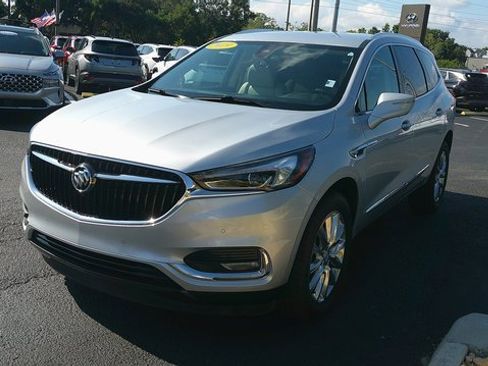 Used 2019 Buick Enclave Premium image 2
