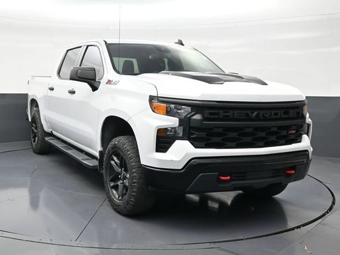 Used 2023 Chevrolet Silverado 1500 Custom Trail Boss AWD/4WD image 7