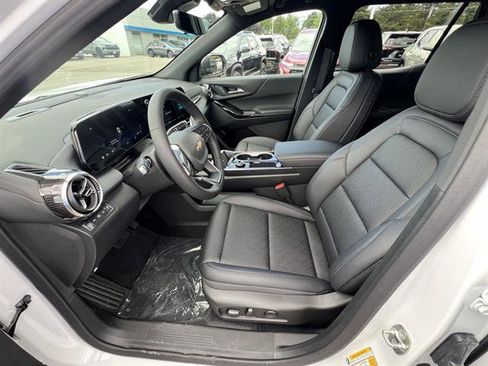 New 2026 Chevrolet Equinox LT w/ Convenience Package II image 11