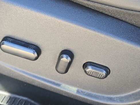 Used 2019 Ford Escape SEL image 12