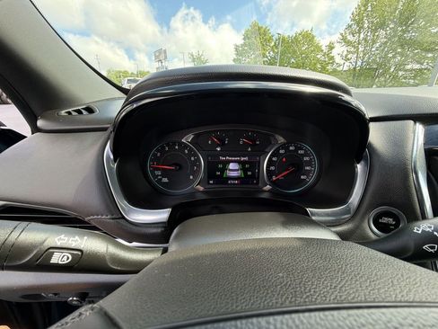 Used 2023 Chevrolet Traverse LT AWD/4WD image 21