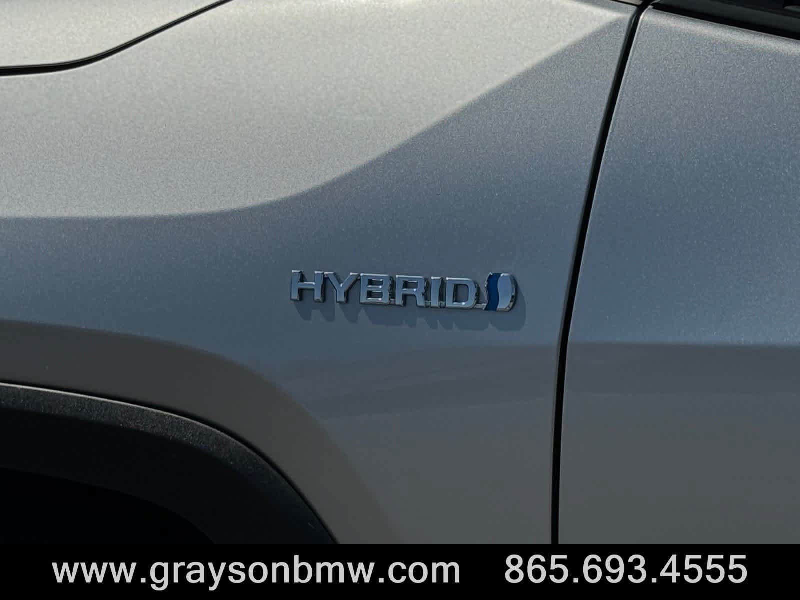 Used 2021 Toyota RAV4 LE AWD/4WD image 11