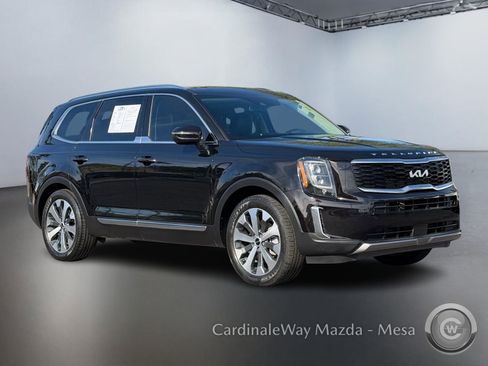 Used 2022 Kia Telluride EX w/ EX Premium Package image 2