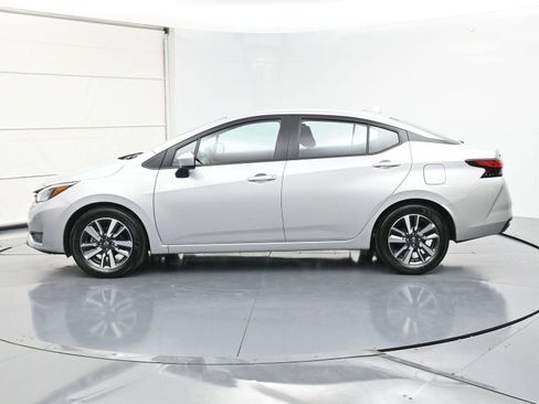 Used 2025 Nissan Versa SV image 15