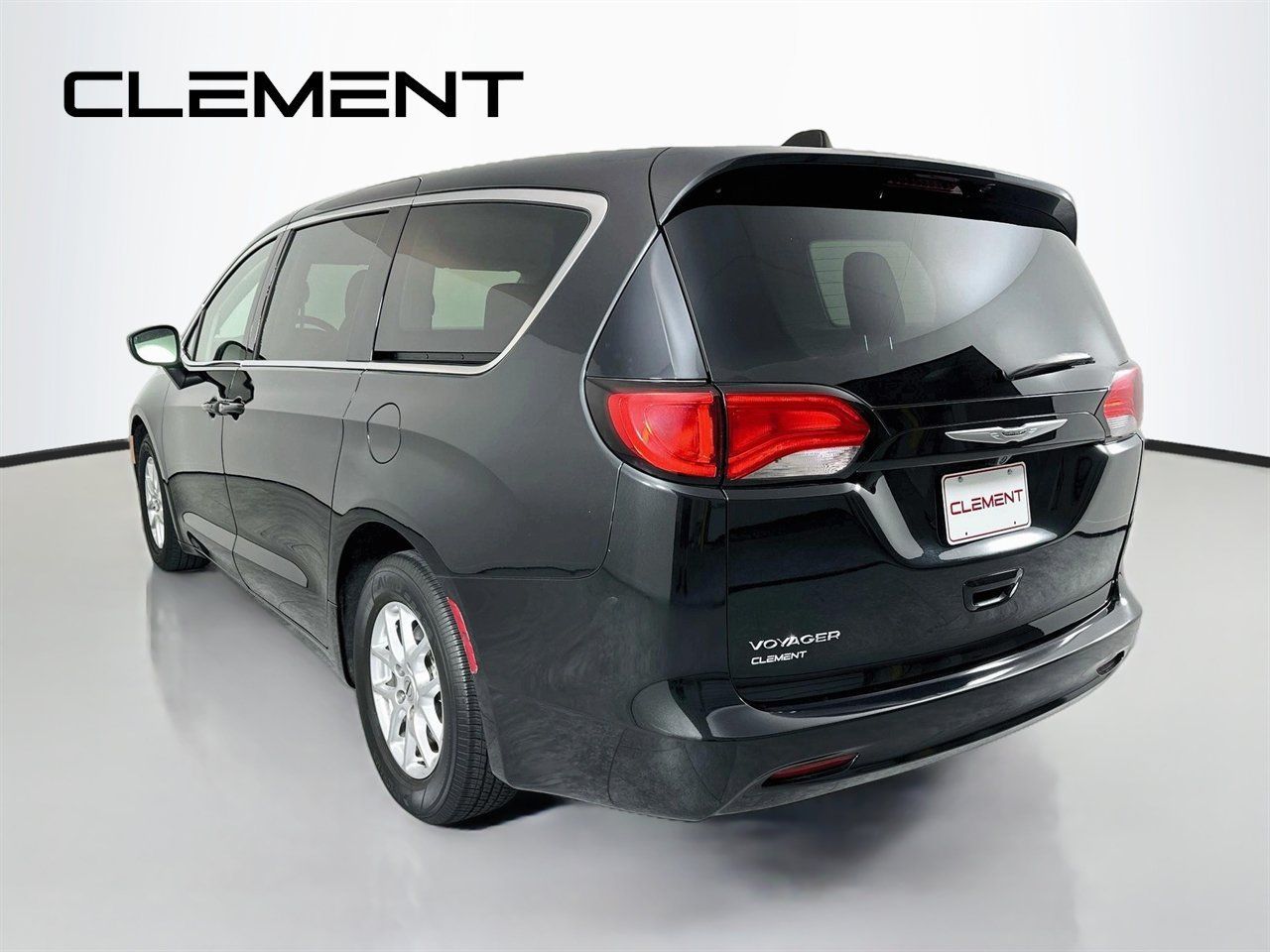 Used 2023 Chrysler Voyager LX FWD image 10