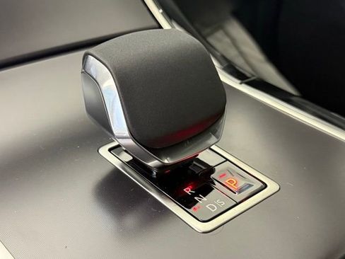 New 2026 Land Rover Range Rover Velar Dynamic SE image 19