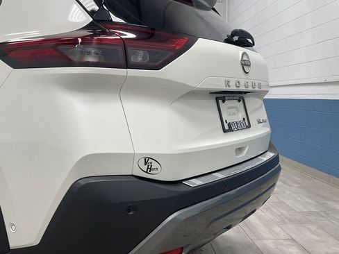 Used 2023 Nissan Rogue SL w/ SL Premium Package image 35