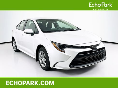 Used 2026 Toyota Corolla LE FWD image 1