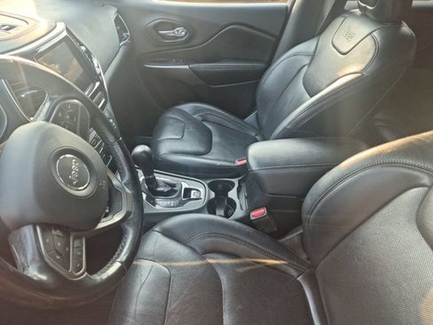 Used 2020 Jeep Cherokee Limited FWD image 20