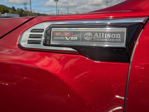 Used 2025 GMC Sierra 2500 SLT w/ SLT Premium Package image 27