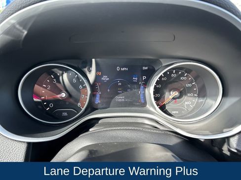 Used 2018 Jeep Compass Limited w/ Navigation Group AWD/4WD image 16