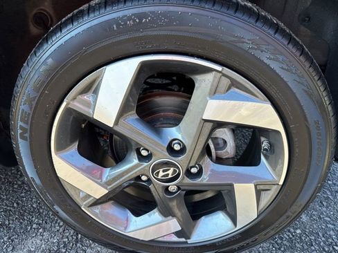 Certified 2023 Hyundai Venue SEL image 31