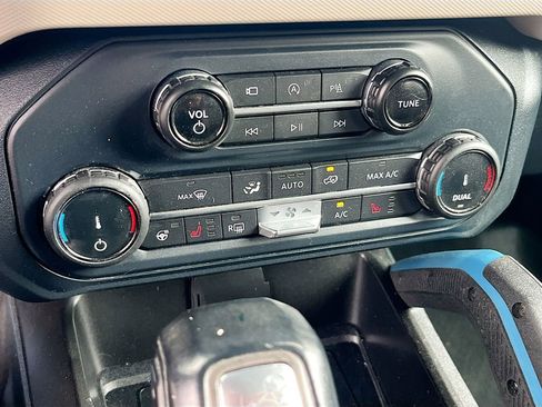 Used 2022 Ford Bronco Wildtrak AWD/4WD image 16