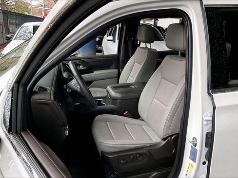 Used 2022 GMC Yukon SLT w/ SLT Premium Package image 7