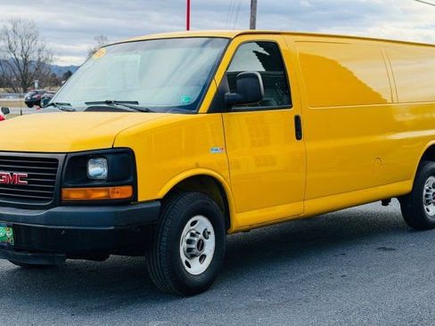 Used 2010 GMC Savana 3500 Extended image 3