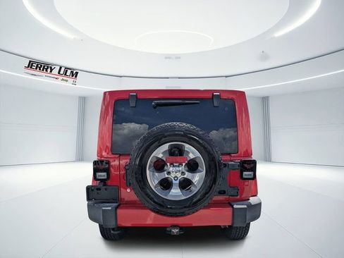 Used 2017 Jeep Wrangler Unlimited Sahara w/ Connectivity Group AWD/4WD image 4